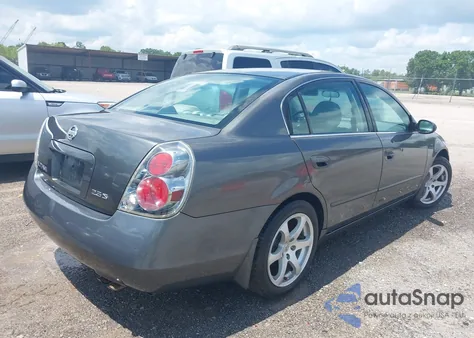 2005 Nissan Altima 2.5 S z USA, uszkodzony, nr VIN 1N4AL11D95C384973